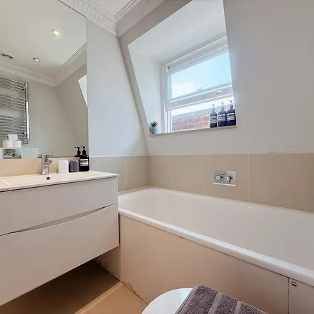Beautiful Royal Borough Apartment London Exterior photo